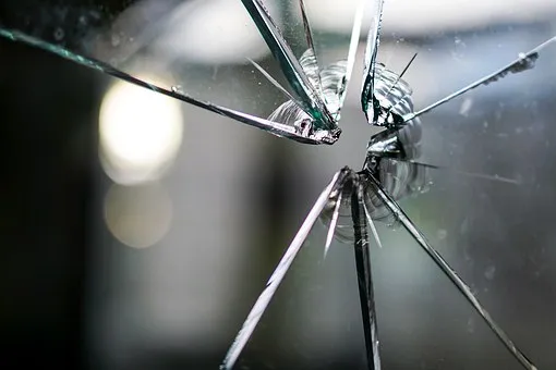 Glasarbeiten für Türen und Fenster